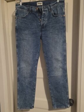 Wrangler Men's Light Blue Slim Straight Jeans .Button Fly